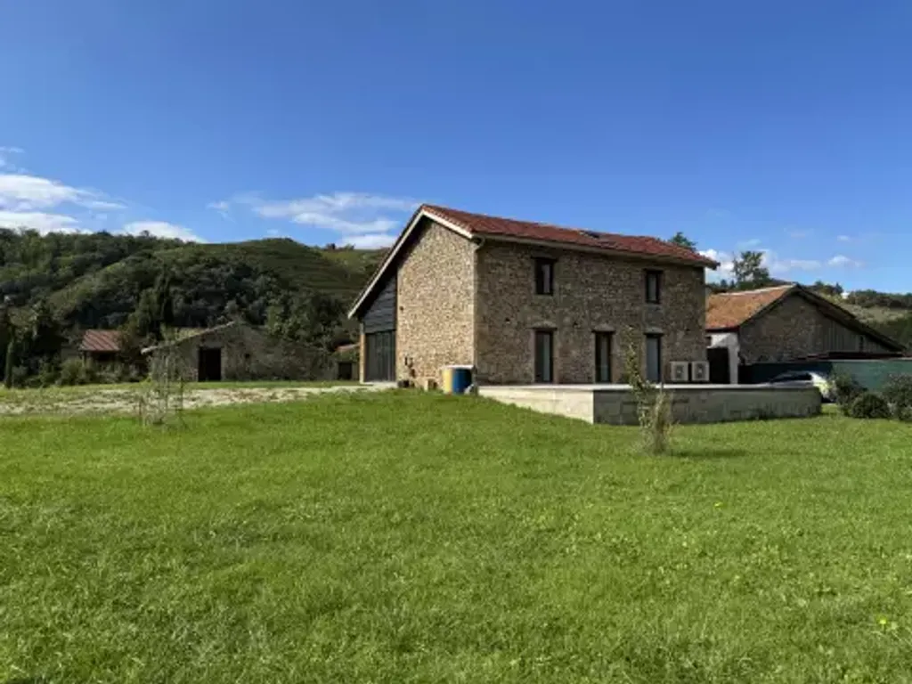 Achat maison à vendre 4 chambres 150 m² - Saint-Michel-sur-Rhône