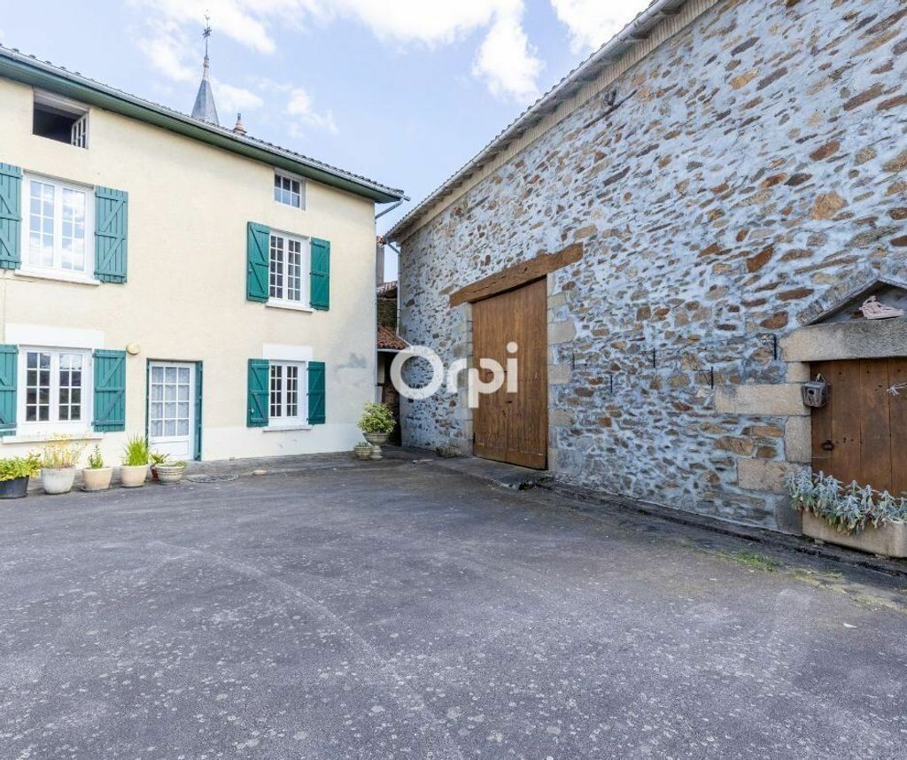 Achat maison à vendre 4 chambres 184 m² - Verneuil-sur-Vienne