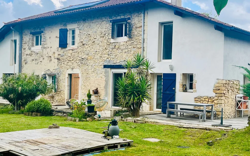 Achat maison à vendre 4 chambres 130 m² - Sainte-Marie-de-Gosse