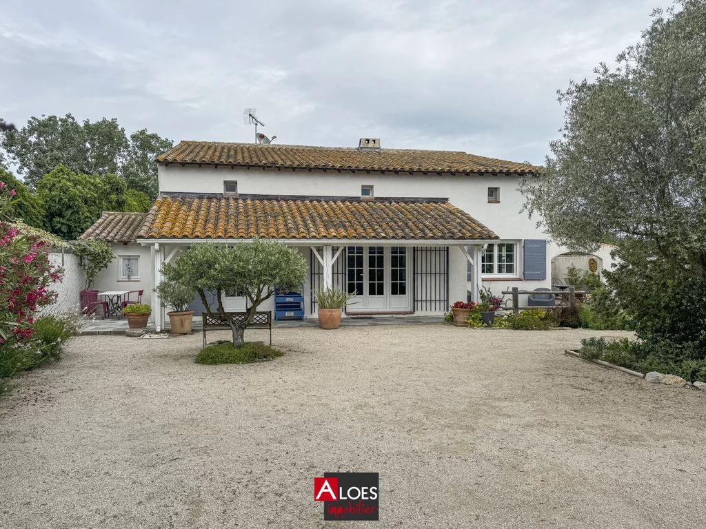 Achat maison à vendre 3 chambres 170 m² - Aigues-Mortes