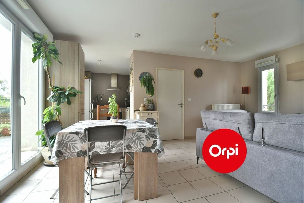 Achat appartement à vendre 4 pièces 76 m² - Saint-Priest