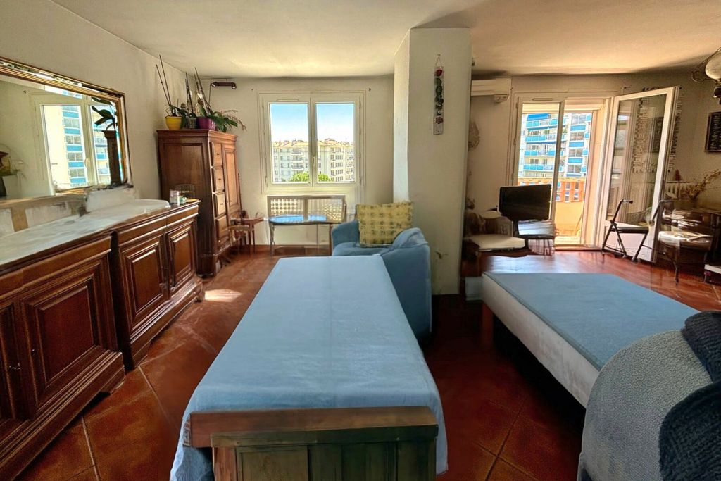 Achat appartement à vendre 6 pièces 106 m² - Toulon