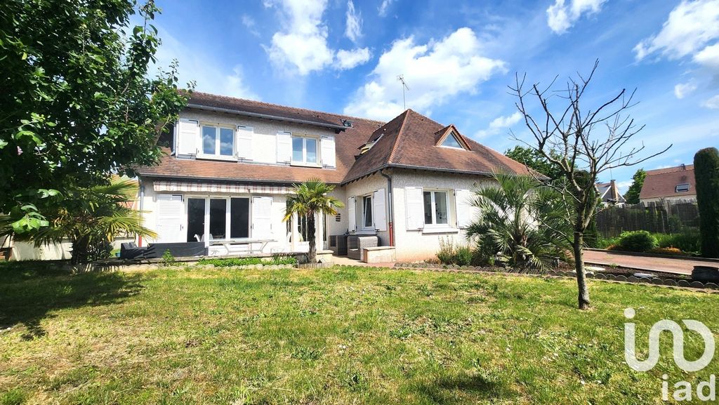 Achat maison à vendre 6 chambres 215 m² - Leuville-sur-Orge