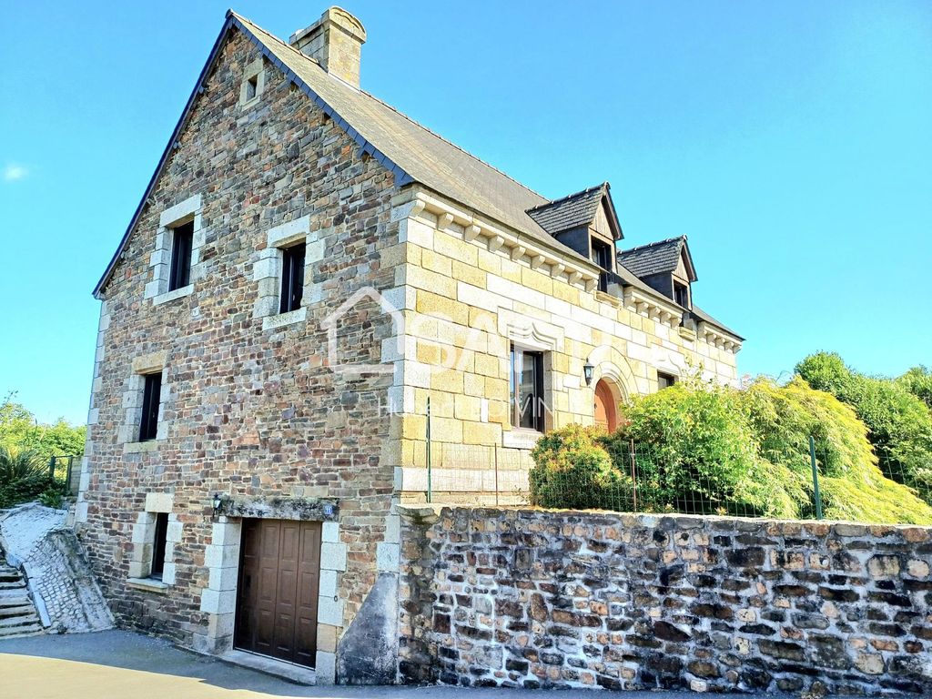 Achat maison à vendre 4 chambres 175 m² - Fougères