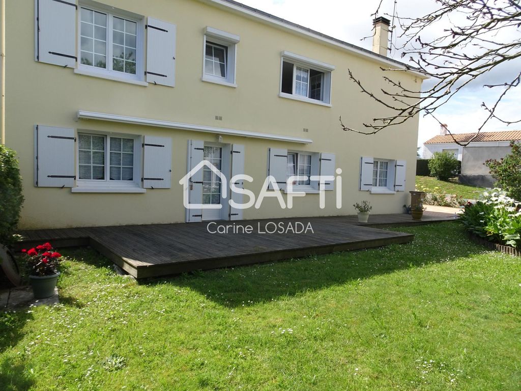 Achat maison à vendre 4 chambres 143 m² - Saint-Michel-en-l'Herm