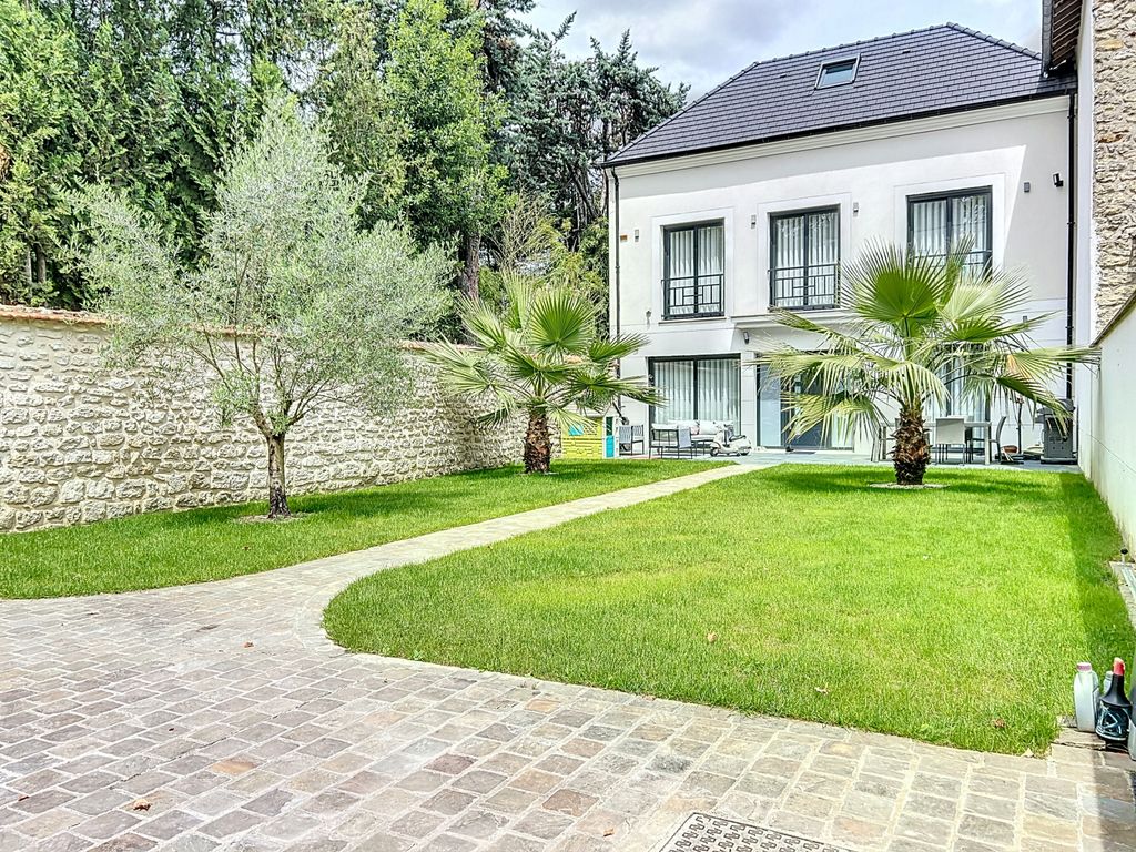 Achat maison à vendre 4 chambres 138 m² - Saint-Maur-des-Fossés