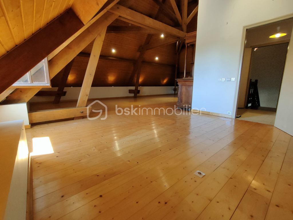 Achat maison à vendre 5 chambres 234 m² - Tavaux