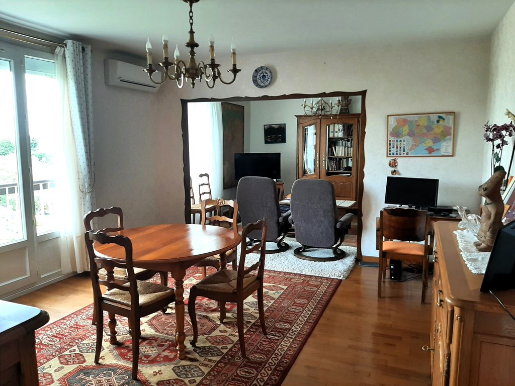 Achat appartement à vendre 5 pièces 95 m² - Fontenay-le-Comte