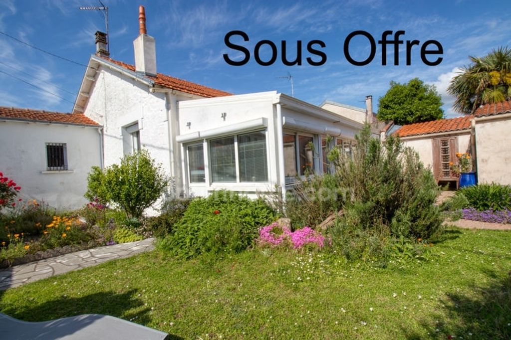 Achat maison à vendre 2 chambres 124 m² - La Rochelle