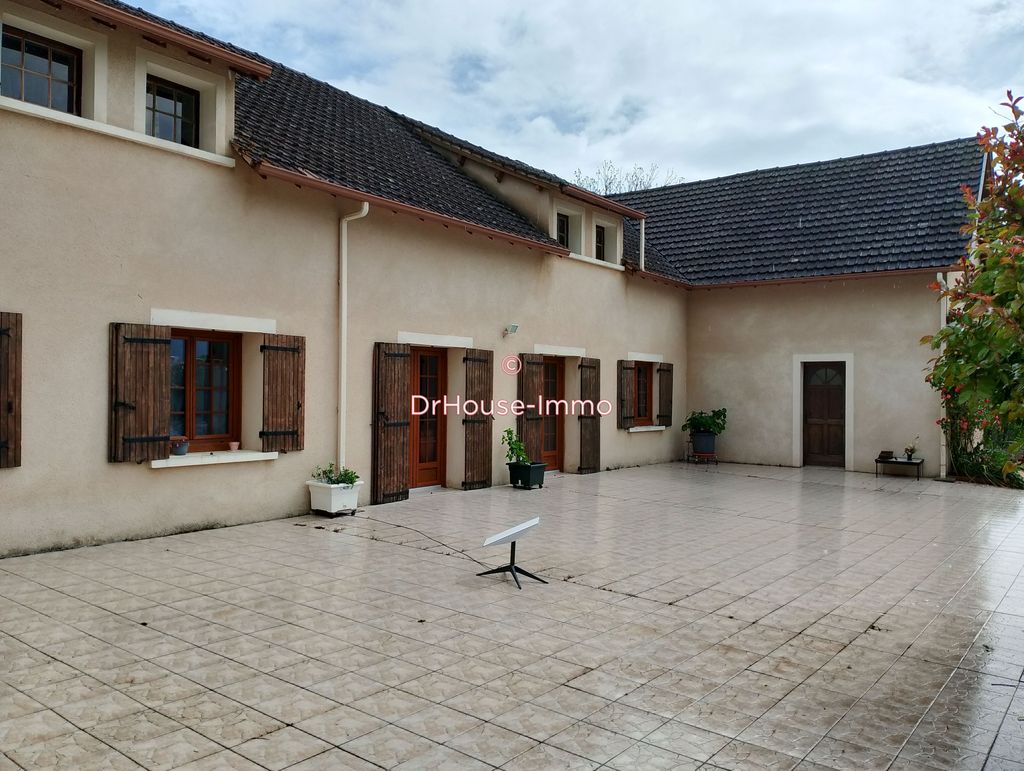 Achat maison à vendre 6 chambres 360 m² - Saint-Jean-d'Estissac