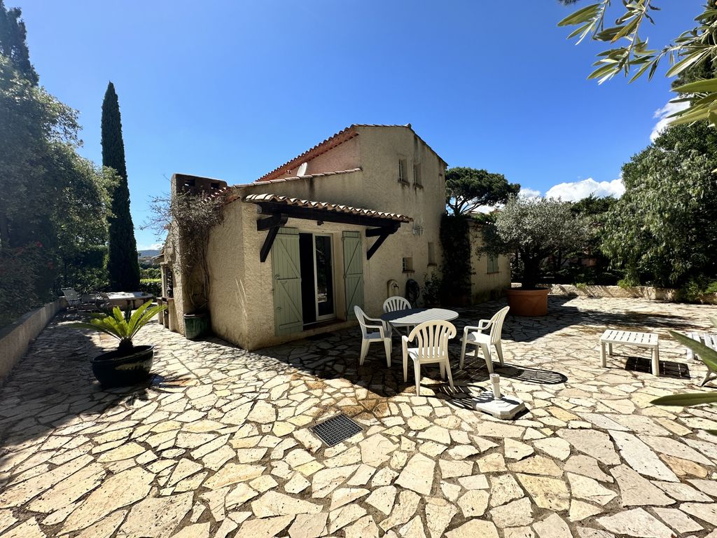 Achat maison à vendre 3 chambres 77 m² - Sainte-Maxime