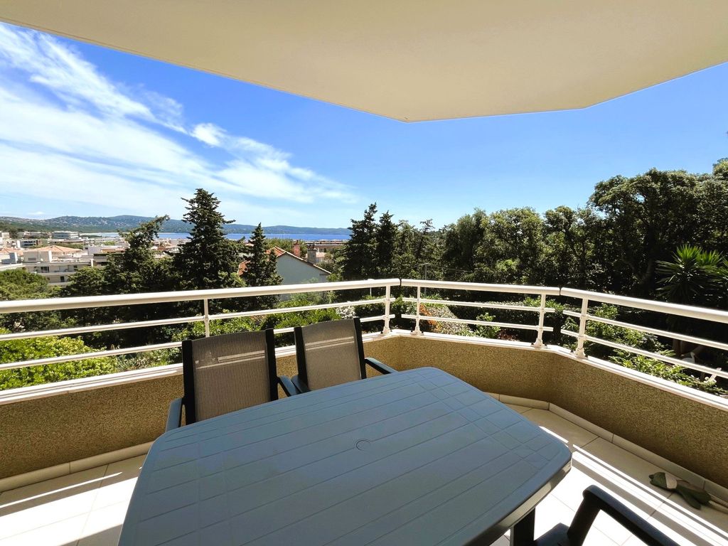 Achat appartement à vendre 2 pièces 50 m² - Cavalaire-sur-Mer