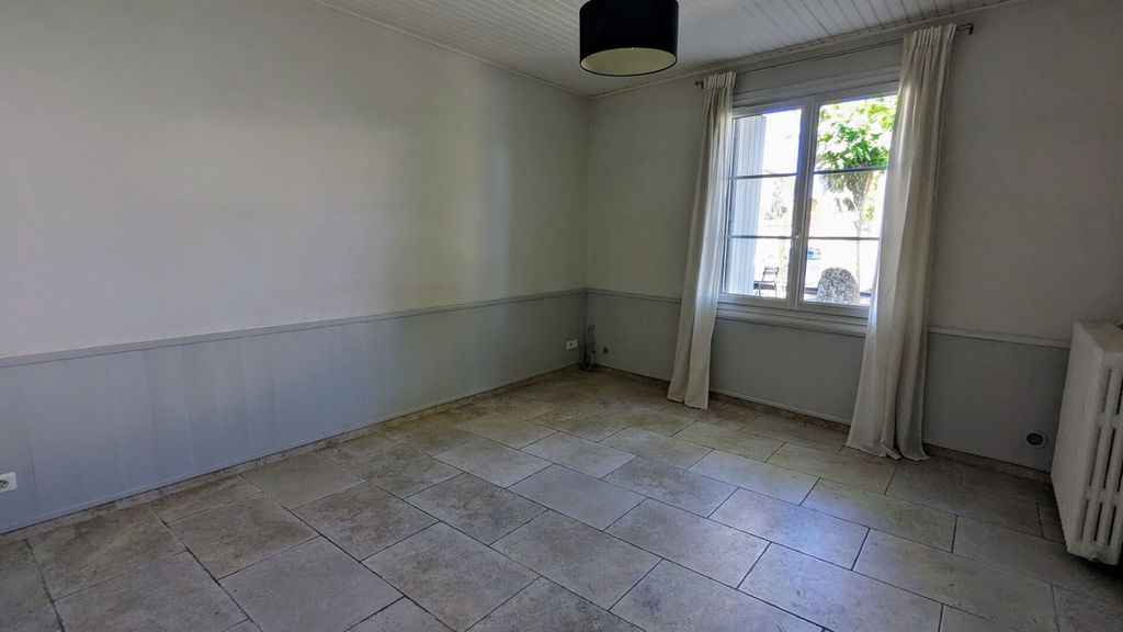 Achat maison à vendre 2 chambres 76 m² - Saint-Rémy-de-Provence