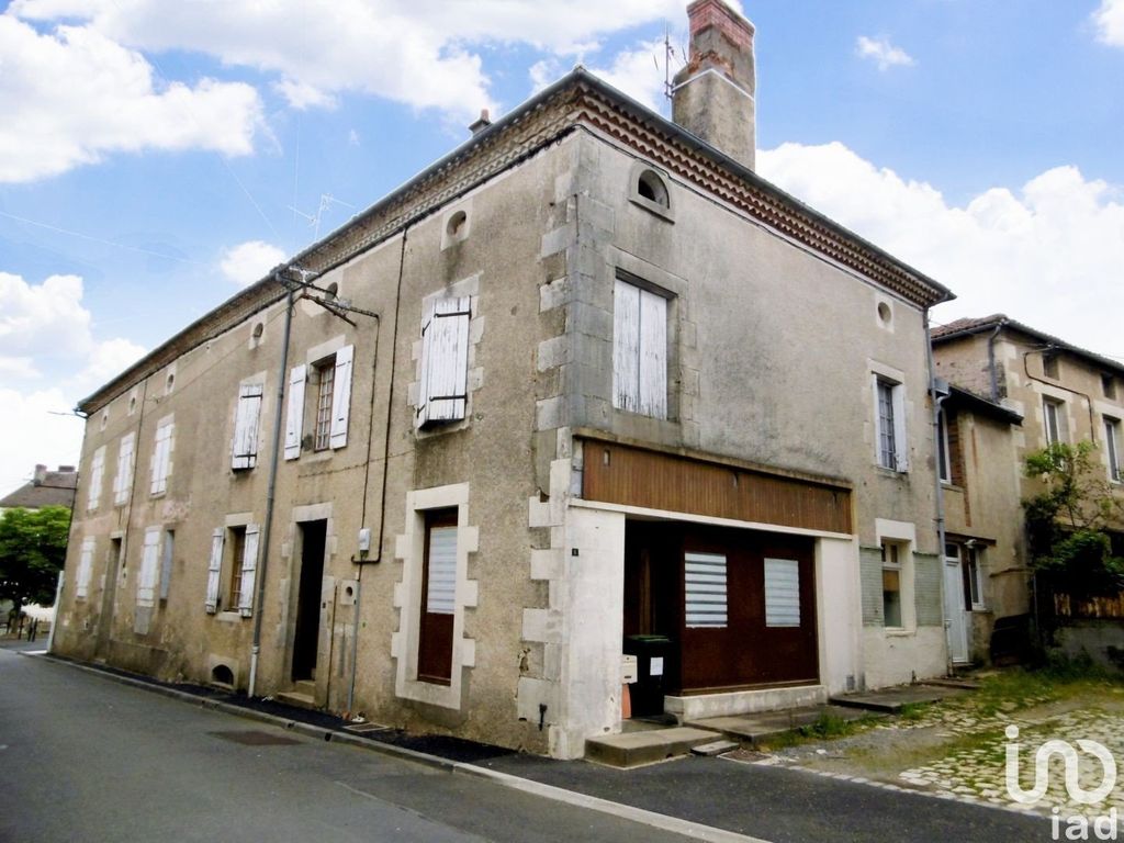 Achat maison à vendre 5 chambres 220 m² - Bussière-Poitevine