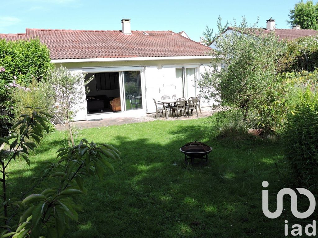 Achat maison à vendre 3 chambres 120 m² - Montigny-le-Bretonneux