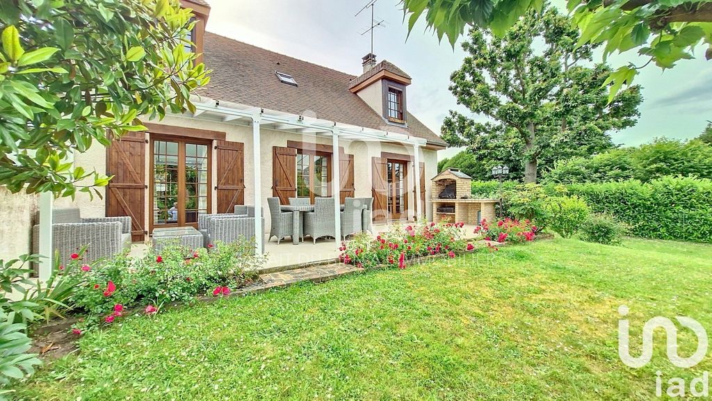 Achat maison à vendre 3 chambres 125 m² - Germigny-l'Évêque