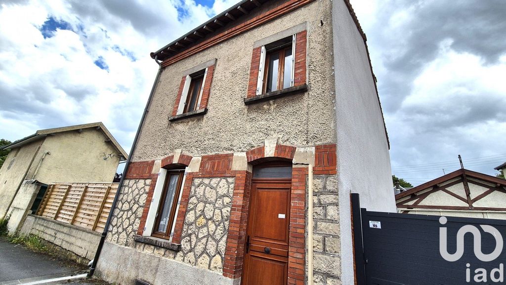 Achat maison à vendre 4 chambres 88 m² - Pontfaverger-Moronvilliers