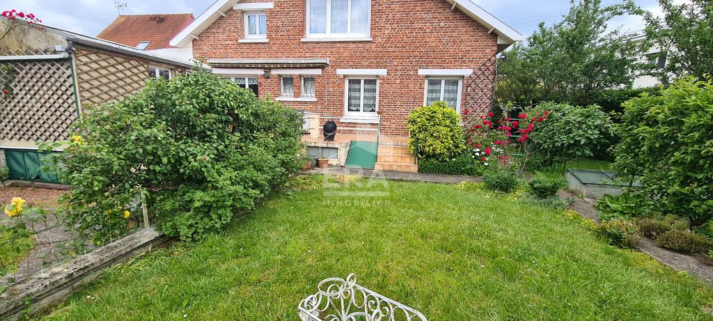 Achat maison à vendre 4 chambres 123 m² - Saint-Omer