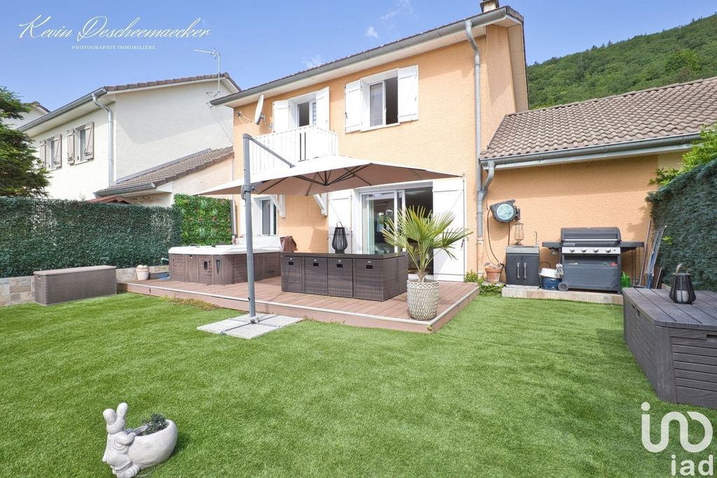 Achat maison à vendre 3 chambres 116 m² - Divonne-les-Bains