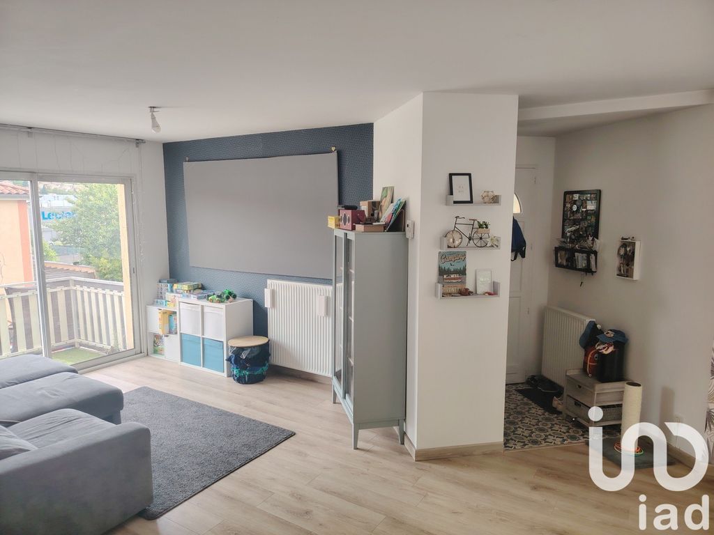 Achat maison à vendre 4 chambres 139 m² - Saint-Priest-en-Jarez