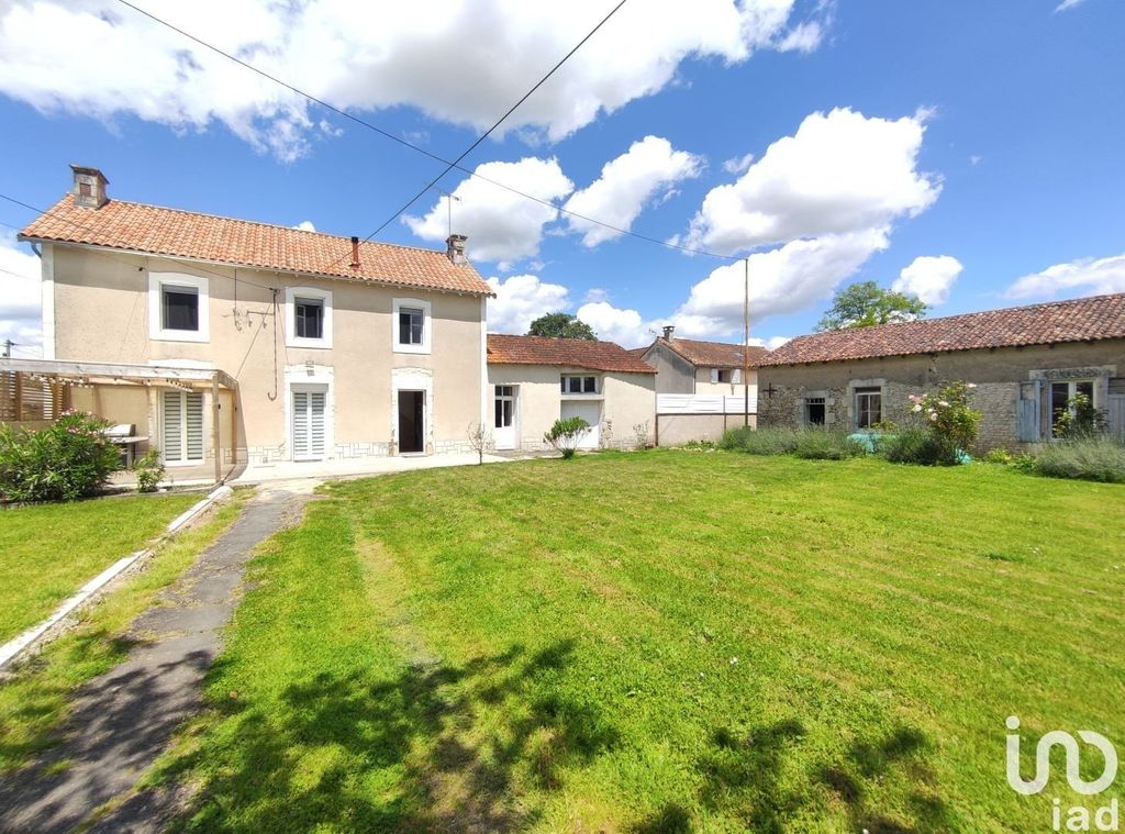 Achat maison à vendre 4 chambres 147 m² - Chapelle-Viviers