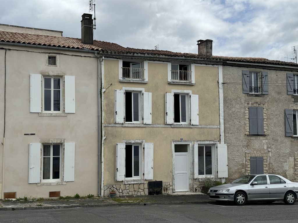 Achat maison à vendre 5 chambres 125 m² - Barbezieux-Saint-Hilaire