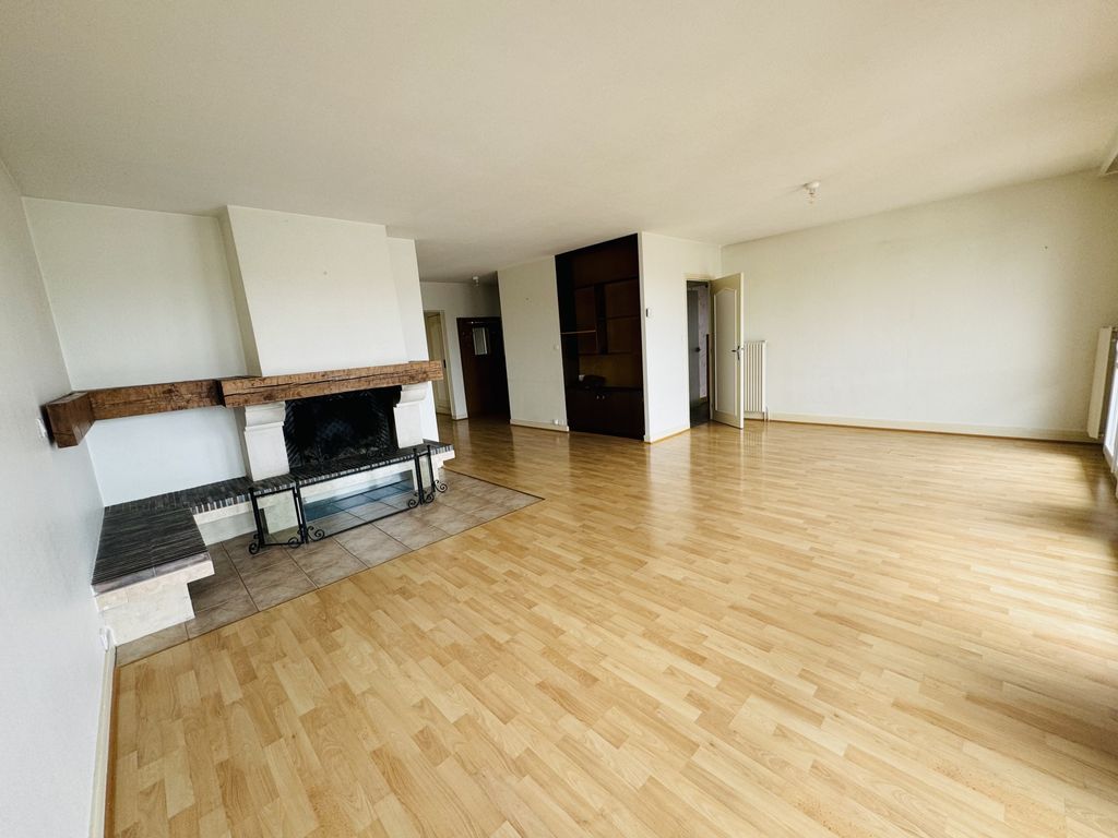 Achat appartement à vendre 4 pièces 90 m² - Bourges