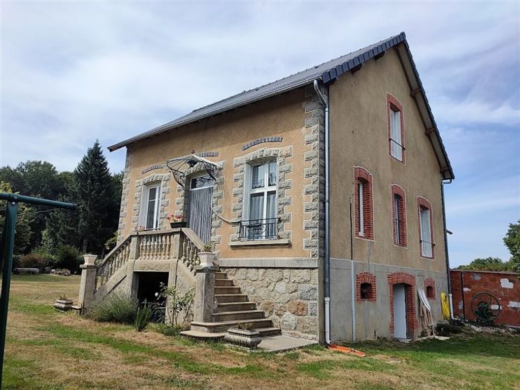 Achat maison à vendre 3 chambres 120 m² - Saint-Merd-la-Breuille