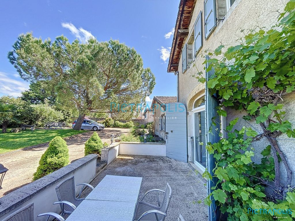 Achat maison à vendre 5 chambres 214 m² - Villefranche-sur-Saône