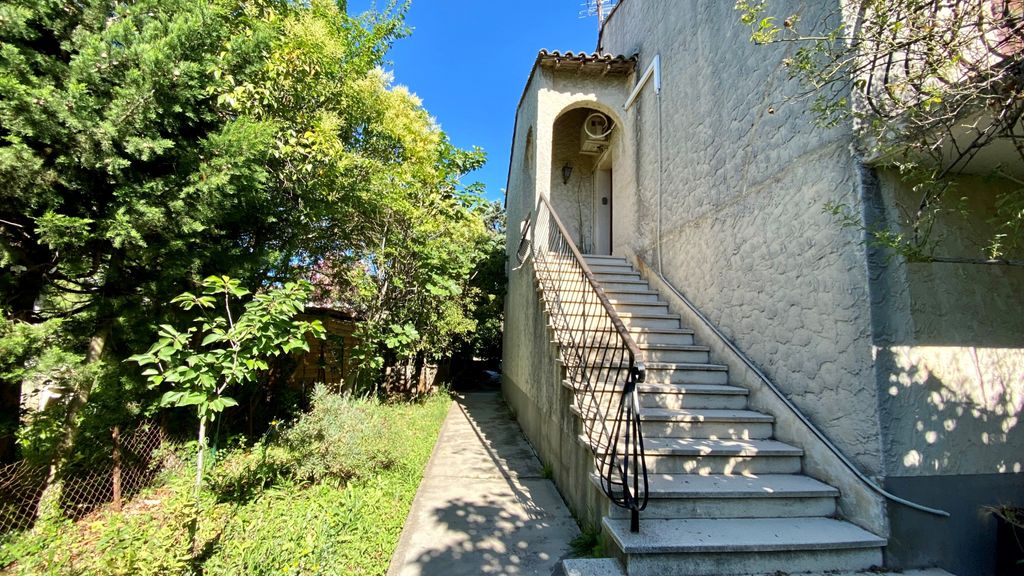 Achat maison à vendre 4 chambres 127 m² - Arles