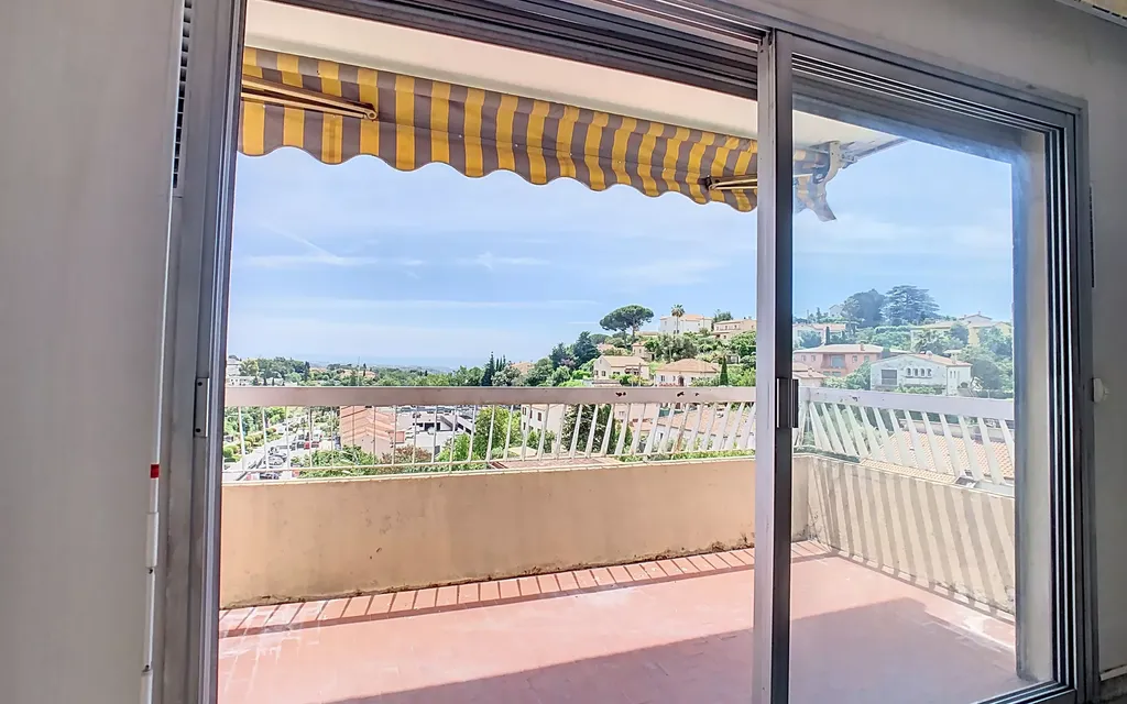 Achat appartement à vendre 3 pièces 71 m² - Vence