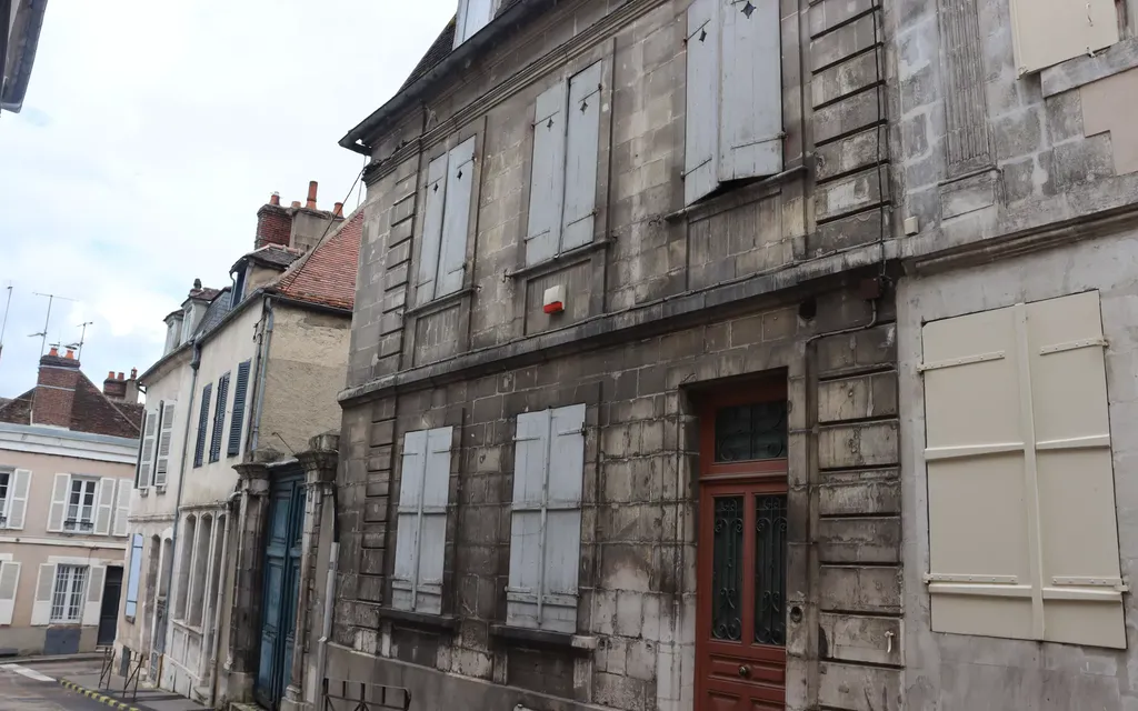 Achat maison à vendre 4 chambres 335 m² - Auxerre