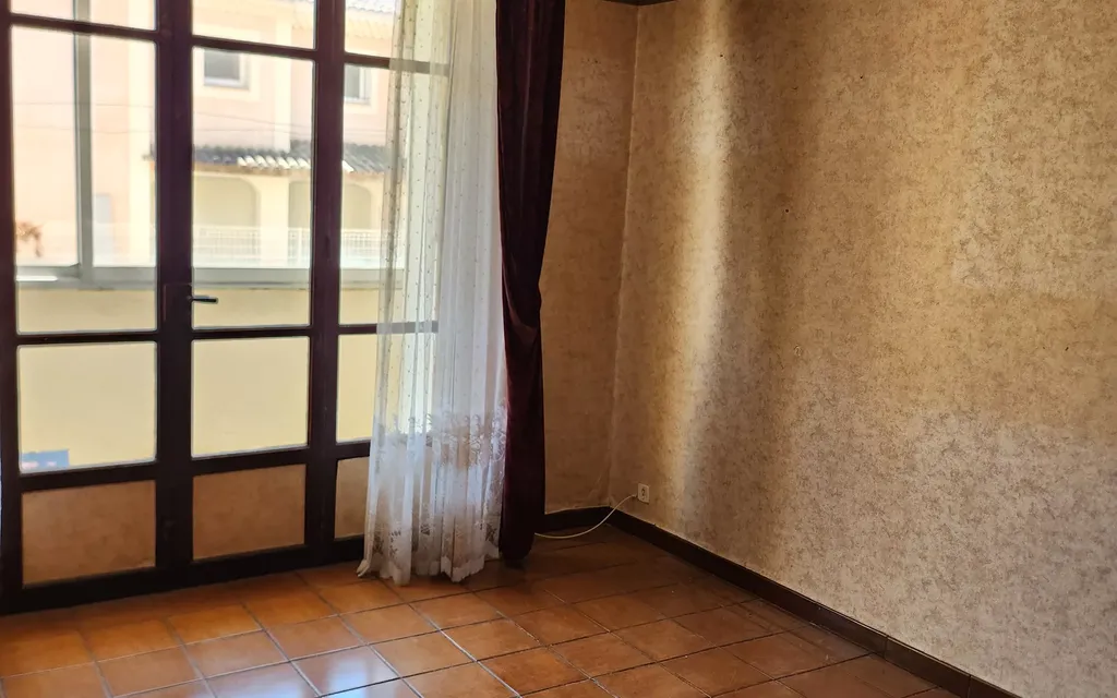 Achat appartement à vendre 4 pièces 67 m² - Peyrolles-en-Provence