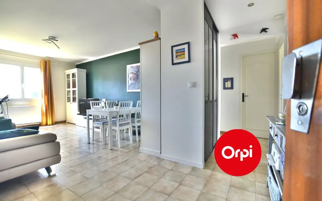 Achat appartement à vendre 4 pièces 77 m² - Saint-Priest