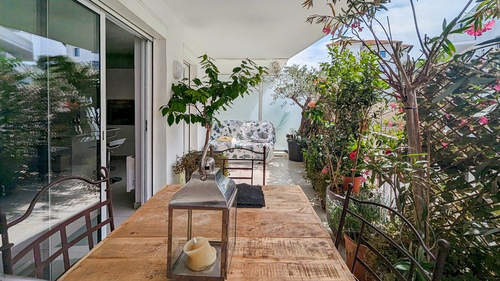 Achat appartement à vendre 3 pièces 77 m² - Cannes