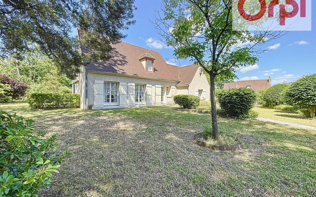 Achat maison à vendre 4 chambres 134 m² - Chantilly