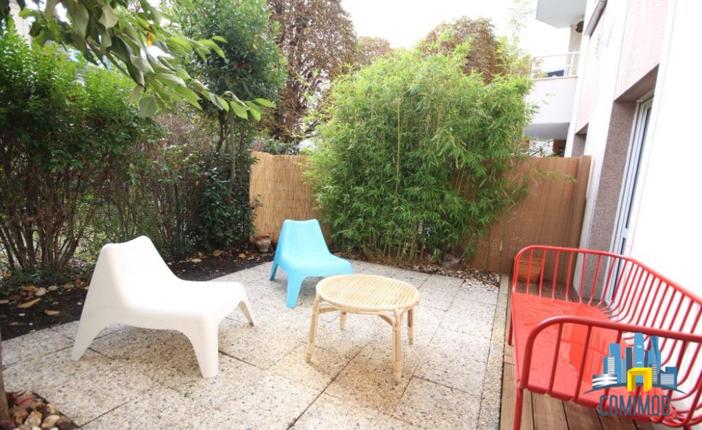 Achat appartement à vendre 2 pièces 52 m² - Suresnes