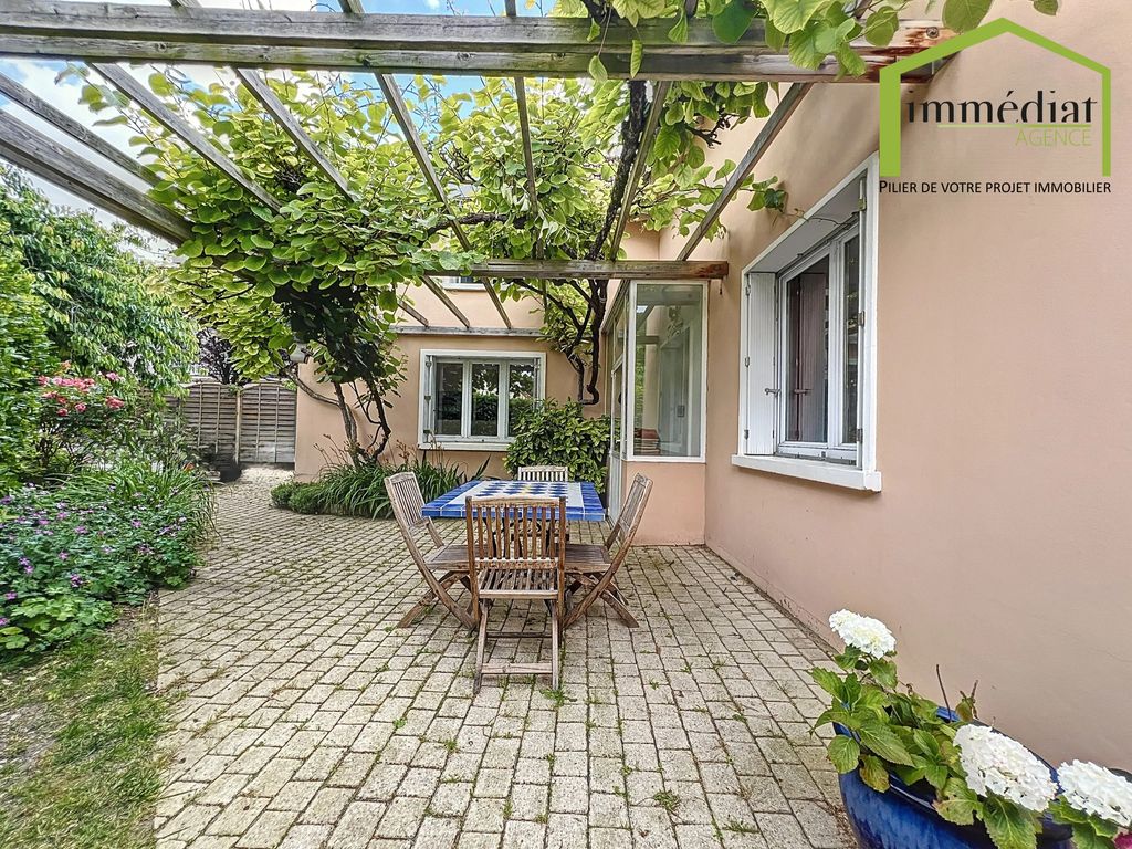 Achat maison à vendre 3 chambres 152 m² - Rueil-Malmaison