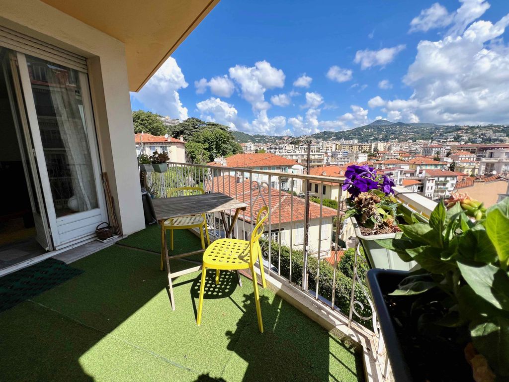 Achat appartement à vendre 3 pièces 80 m² - Nice