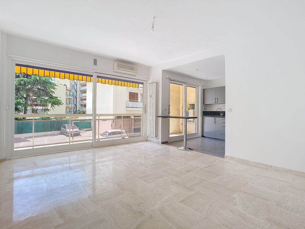 Achat appartement à vendre 2 pièces 49 m² - Antibes