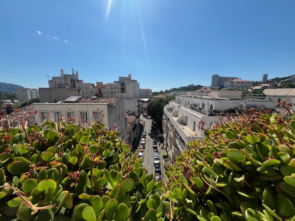 Achat appartement à vendre 3 pièces 81 m² - Marseille 8ème arrondissement