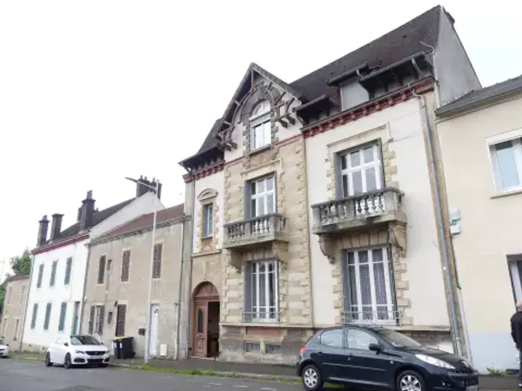 Achat maison à vendre 8 chambres 231 m² - Le Creusot