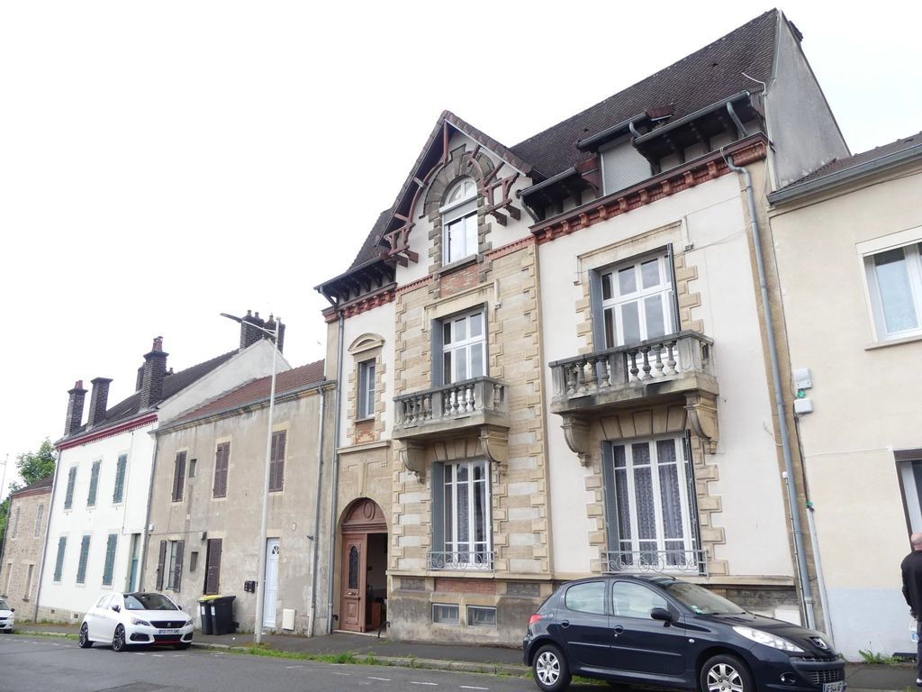 Achat maison à vendre 8 chambres 231 m² - Le Creusot