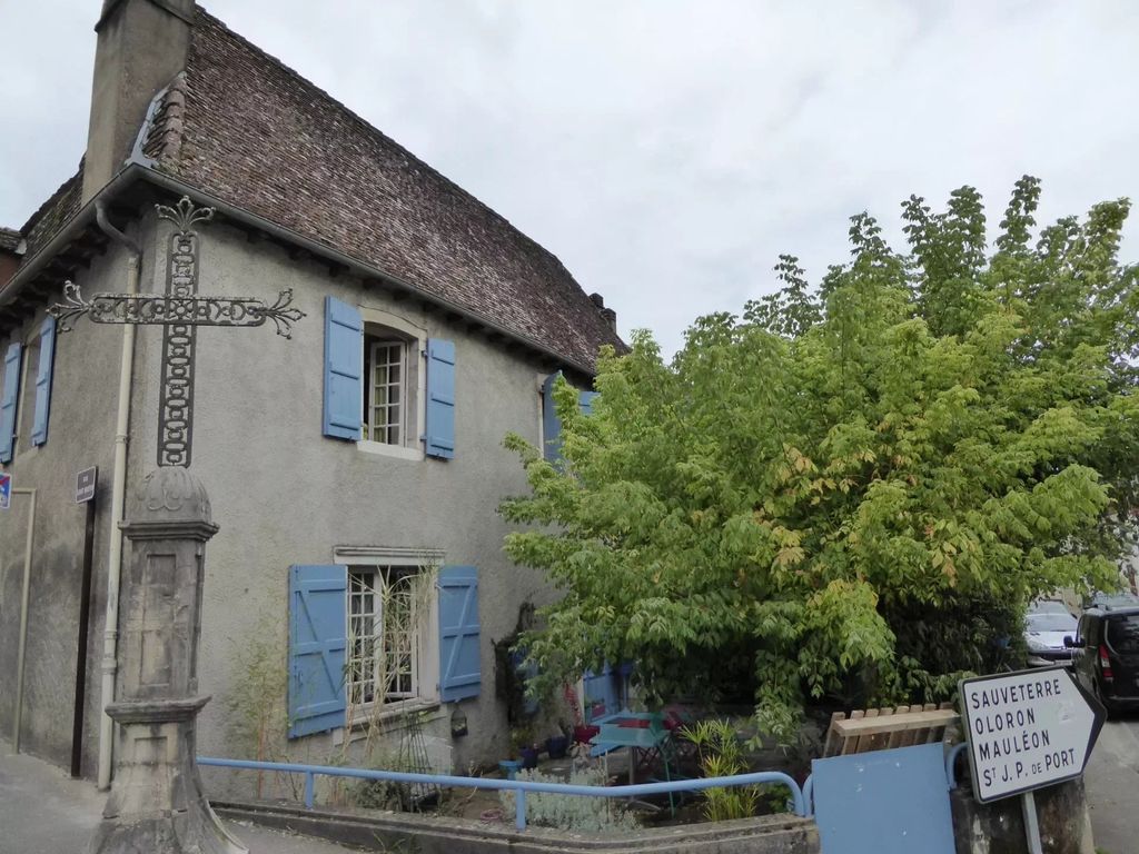 Achat maison à vendre 6 chambres 278 m² - Salies-de-Béarn