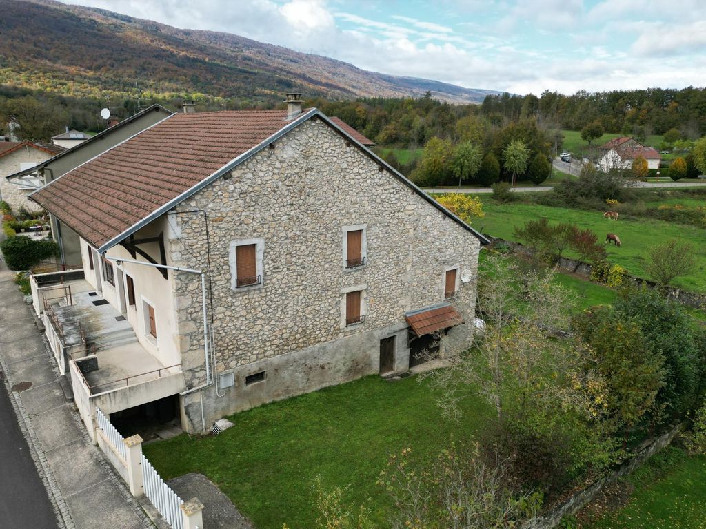 Achat maison à vendre 3 chambres 180 m² - Bellegarde-sur-Valserine