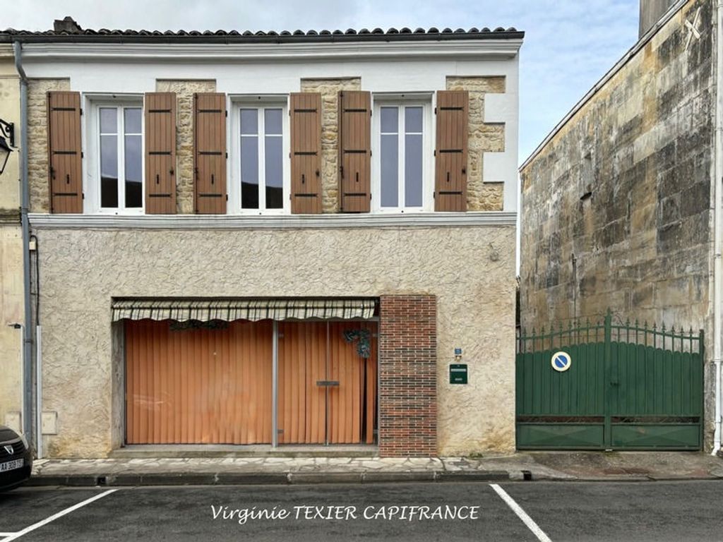 Achat maison à vendre 3 chambres 121 m² - Saint-Hilaire-de-Villefranche