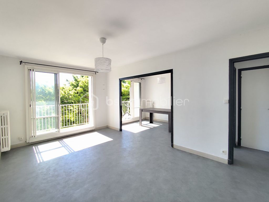 Achat appartement à vendre 5 pièces 70 m² - Bourg-Saint-Andéol