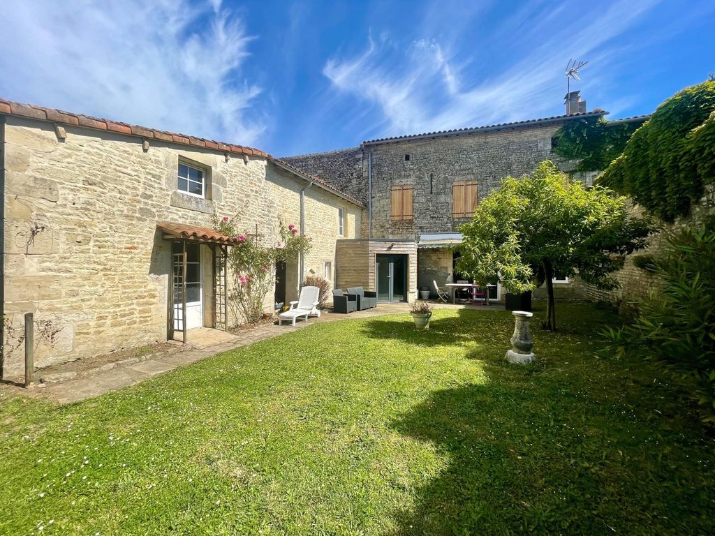 Achat maison à vendre 3 chambres 115 m² - Niort