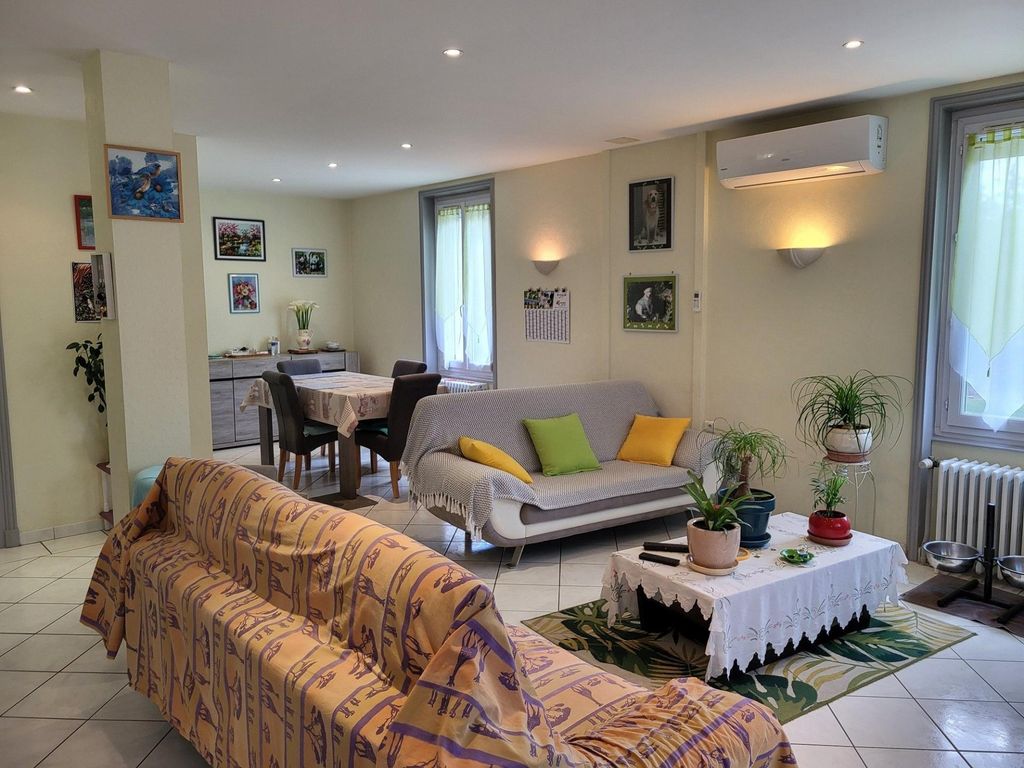 Achat maison à vendre 1 chambre 70 m² - Feillens