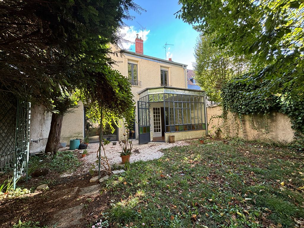 Achat maison à vendre 4 chambres 225 m² - Bourges